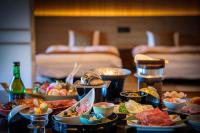 旅館の敷地内または近くでの食事または食べ物