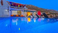 Bazén v ubytování Kalkan 3 Bedroom Apartment - 7760 nebo v jeho okolí