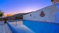 Bazén v ubytování Kalkan 3 Bedroom Apartment - 7760 nebo v jeho okolí