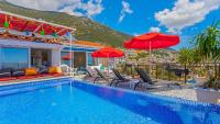 Bazén v ubytování Kalkan 3 Bedroom Apartment - 7760 nebo v jeho okolí