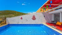 Bazén v ubytování Kalkan 3 Bedroom Apartment - 7760 nebo v jeho okolí