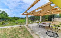 Vonkajšia záhrada v ubytovaní Holiday Home Kastel Gomilica With Sea View I