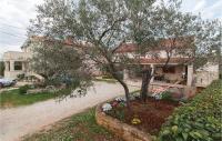 Vonkajšia záhrada v ubytovaní 2 Bedroom Beautiful Apartment In Rovinj