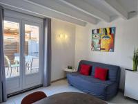 Posedenie v ubytovaní Maison rénovée avec piscine, parking privé et proche plage à Marseillan - FR-1-387-185