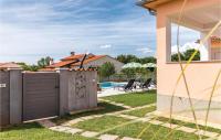 Bazén v ubytovaní Holiday Home Valtura Xlvii alebo v jeho blízkosti