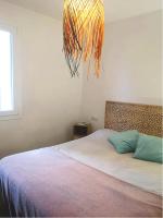 Postel nebo postele na pokoji v ubytování golf & beach holiday home
