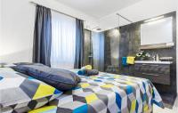 Posteľ alebo postele v izbe v ubytovaní Awesome Apartment In Grebastica