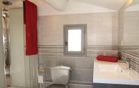 Łazienka w obiekcie Cozy Home In Avignon With Wifi