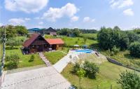Bazén v ubytování Beautiful Home In Radakovo With Sauna nebo v jeho okolí