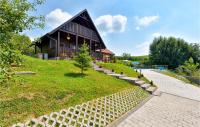 Zahrada ubytování Beautiful Home In Radakovo With Sauna