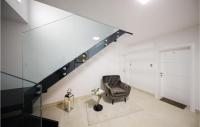 Posezení v ubytování 1 Bedroom Lovely Apartment In Zadar