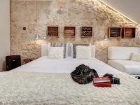 Postel nebo postele na pokoji v ubytování Sonel Investe Madalena 287 Boutique Apartments by Get Your Stay