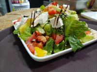 Φαγητό σε αυτό το διαμέρισμα ή κάπου εκεί κοντά