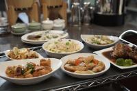 Jídlo v hotelu nebo okolí