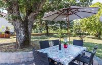 Vonkajšia záhrada v ubytovaní Holiday Home Kapelica Ix Cr
