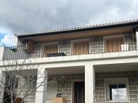 Balkon lub taras w obiekcie Maison de village en granite