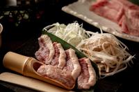 旅館の敷地内または近くでの食事または食べ物
