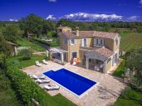 Plán poschodí v ubytovaní Peaceful Villa in Sveti Lovrec with Swimming Pool