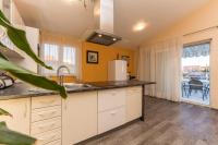 Kuchyň nebo kuchyňský kout v ubytování Villa Sukošan - Adriatic Luxury Villas