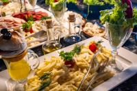 Jídlo v hotelu nebo okolí