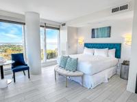 Ein Bett oder Betten in einem Zimmer der Unterkunft Scarlet Pearl Casino Resort