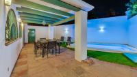 Bazén v ubytování Puerto Banús Dreamed Villa Monelos nebo v jeho okolí