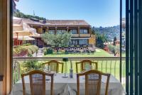 Nespecifikovaný výhled na hory nebo výhled na hory při pohledu z hotelu