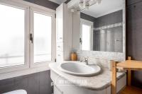 Koupelna v ubytování MyHouseSpain- Único apartamento en centro Gijón