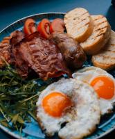 Jídlo v hotelu nebo okolí