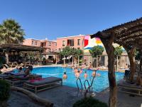 Viajero Huacachina Hostelの敷地内または近くにあるプール