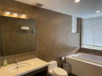 Ein Badezimmer in der Unterkunft Lan Anh Villas Resort