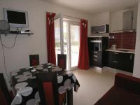 Kuchyňa alebo kuchynka v ubytovaní Apartment in Vodice with Seaview, Terrace, Air condition, WIFI (4727-1)
