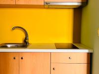 Kuchyň nebo kuchyňský kout v ubytování Dolce Vita Apartments - Spacious Renovated Apartments with Unique Decor Perfect for 4 in Laganas Ideal for Fun and Relaxation By Villa Mana Gers