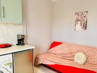 Postel nebo postele na pokoji v ubytování Dolce Vita Apartments - Spacious Renovated Apartments with Unique Decor Perfect for 4 in Laganas Ideal for Fun and Relaxation By Villa Mana Gers