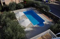 Bazén v ubytovaní Apartments Olive Garden alebo v jeho blízkosti