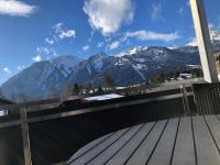 A general mountain view or a mountain view taken from Az apartmant