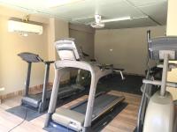 Fitness centrum a/nebo fitness zařízení v ubytování Private apartment at Bayshore by Lofty
