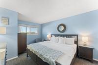 The Summit 505 - Luxury Beach Resort Condo - Beachfront - FREE BEACH CHAIRS AND SUNSHADEにあるベッド