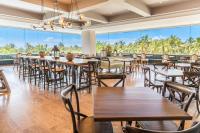 Un restaurante u otro lugar para comer en Hotel Irotama Lago