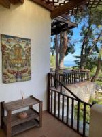 Balkón alebo terasa v ubytovaní Stunning Evia Sea View Country House