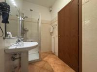 A bathroom at Casa al Lago