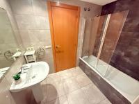 A bathroom at Agi Riera Ginjolers