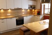 A kitchen or kitchenette at Landhaus Oberlehen