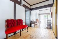 Family house プール付オーシャンビュー Amami "Birdland Nature Resort"にあるシーティングエリア