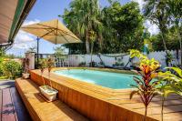 Family house プール付オーシャンビュー Amami "Birdland Nature Resort"の敷地内または近くにあるプール
