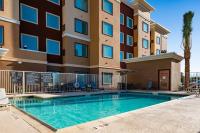 Der Swimmingpool an oder in der Nähe von Residence Inn Las Vegas South&#47;Henderson