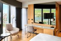 Televízia a/alebo spoločenská miestnosť v ubytovaní AC Hotel by Marriott Split