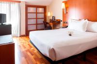 Postel nebo postele na pokoji v ubytování AC Hotel Palencia by Marriott