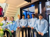 Členové personálu v ubytování Blue Moon Residency Hotel & Restaurant