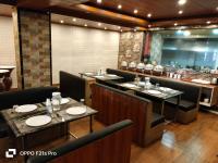 Khu vực ghế ngồi tại Hotel Ratna Villa Inn